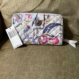 VERA BRADLEY ICONIC TURNLOCK WALLET NWT